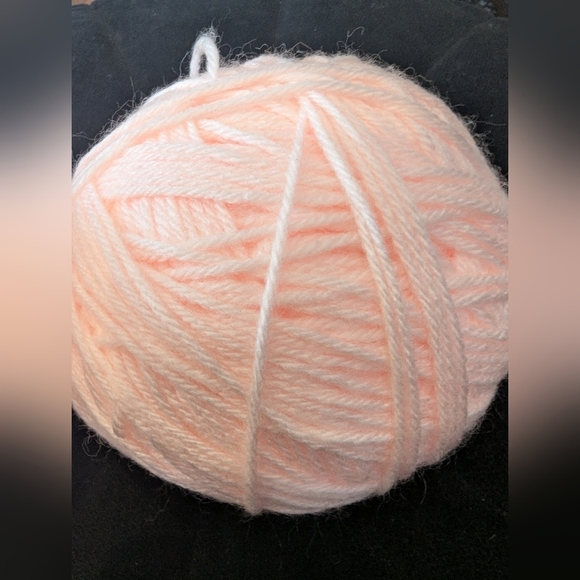 Yarn 2 balls pink and peach Large balls 378g total - Picture 2 of 6